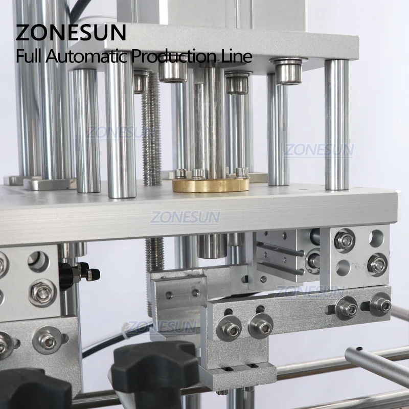 Автоматическая машина для вакуумного розлива парфюмерной жидкости, укупорки и наклеивания этикеток на круглые и квадратные стеклянные бутылки ZONESUN Изображение 3