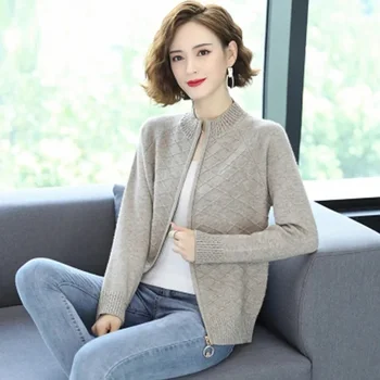 Женская весенне-осенняя мода 2023, свободный вязаный кардиган на молнии, модный Универсальный пригородный Новый свитер, пальто, толстая короткая верхняя одежда