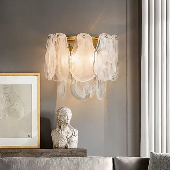 Золотой настенный светильник для гостиной в стиле постмодерн GlassLuxury, простой фон для спальни, высококачественные светодиодные светильники для внутреннего освещения